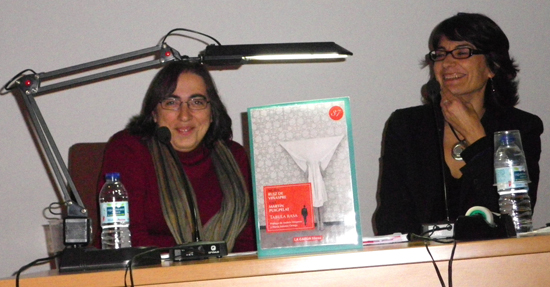 Ana Martín Puigpelat y Nuria Ruiz de Viñaspre.