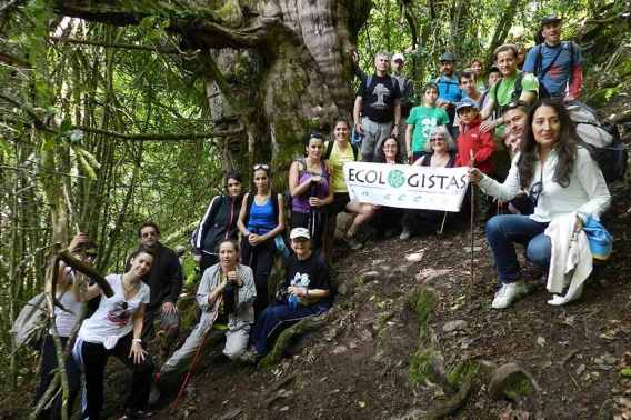 Algunos de los voluntarios de Ecologistas en Acción de León. Foto: E. Ureta.