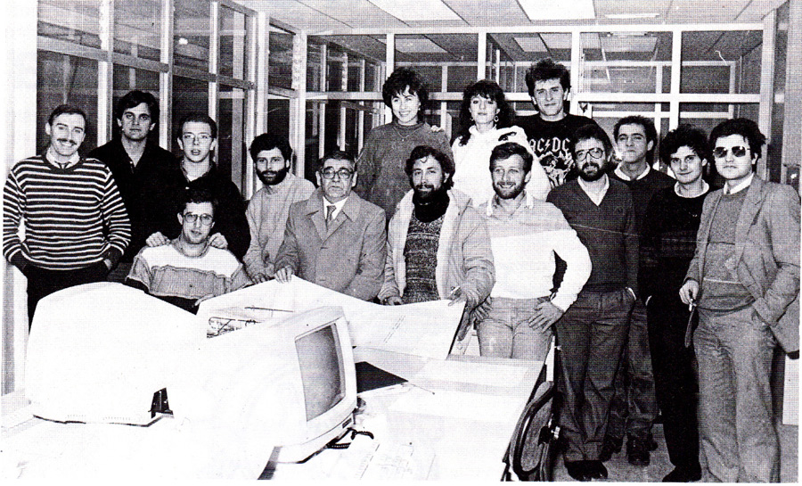 La plantilla inicial de La Crónica, en 1986, con Félix Pacho al frente.