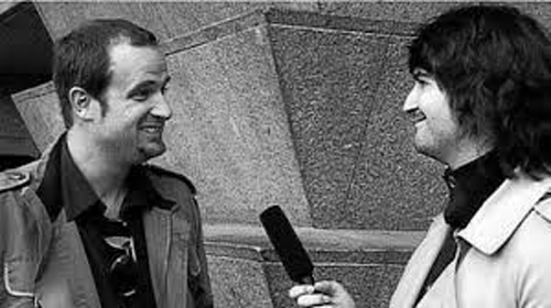 Escena del documental en la que se entrevista a los estudiantes de la Facultad de Ciencias de la Información. Foto: Tres y un perro.