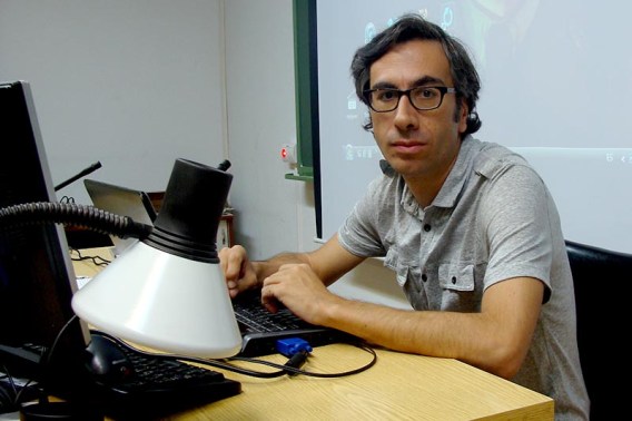 Javier Ocaña, minutos antes de su intervención en el curso de cine. Foto: L. Fraile.