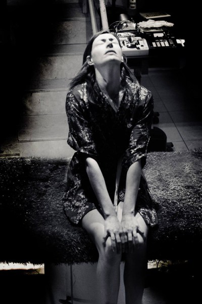 "Se prohíbe mirad el césped", de Ghetto 13-26, el día 30 en el pórtico de la iglesia de Urones.