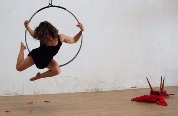 Escena de `Manual del ideal de mujer (blanca)´, de la burgalesa Marta Luna. Foto: Lucie Zubková.