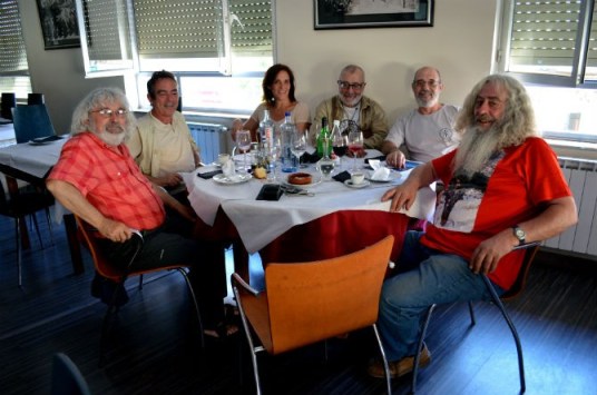 De izquierda a derecha: Félix Cariñanos, José María Maldonado, Luisa, Tomás Martínez, Arturo García y Marcelino Lobato. Fotografía: Rebeca Fernández.
