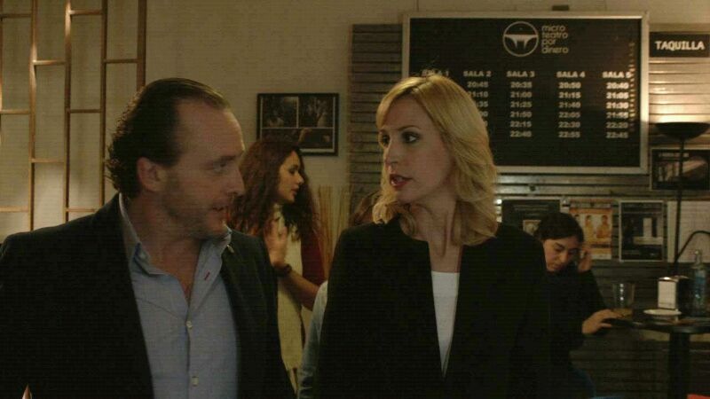 Fotograma de la película "Esto no es una cita". Miguel (Fernando Cayo) y Paula (Virginia Rodríguez).