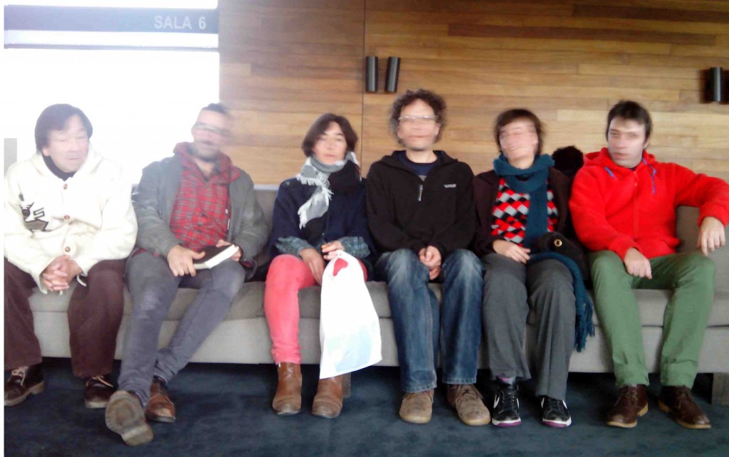 "Ya hemos comenzado nuestra tercera estancia dentro del proyecto del Laboratorio 987. Esta vez nos acompañan durante diez días Arantxa Martínez, Marc Vives y Katsunori Nishimura. En la fotografía estamos visitando la sala seis del tanatorio de León".