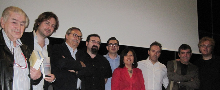 Los poetas tras el acto de presentación en el Musac. © Fotografía: E. Otero.