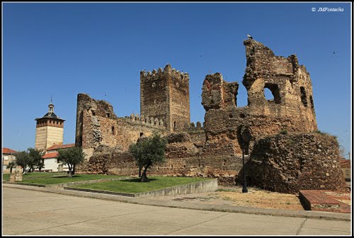 Castillo de Laguna de Negrillos. © Fotografía: JM Fontecha.