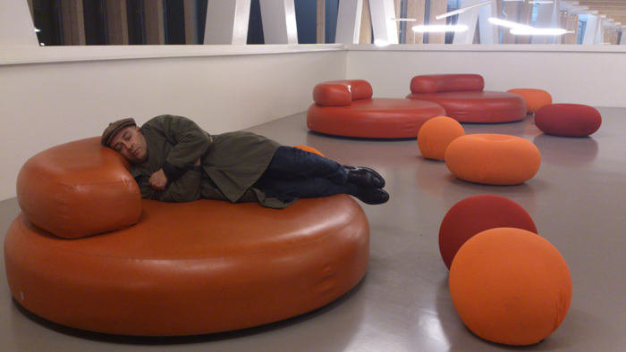 El poeta leonés Víctor M. Díez. Fotografía: cortesía del artista.