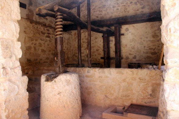 2-Lagar-donde-se-transformaba-la-uva-en-vino