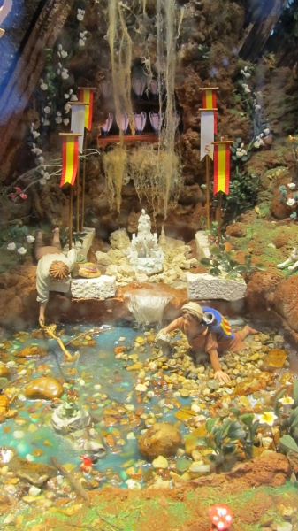 El "belén" de la Óptica Jáñez, en Astorga. © Fotografía: astorgaredaccion.com