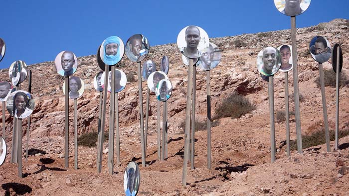 Imágenes de la exposición `La Mar Negra´ durante su exhibición en la Bienal de Canarias. © Fotografía: Ángel Marcos.