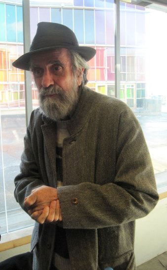 El artista Isidoro Vlcárcel Medina, en el Musac. Fotografía: Eloísa Otero