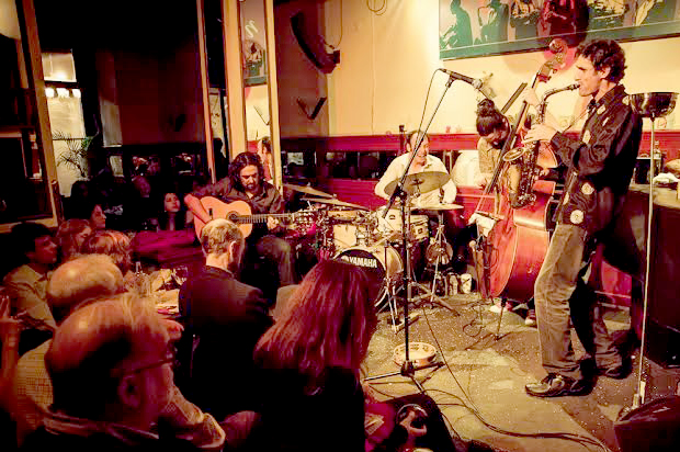 José Luis Gutiérrez Iberjazz trío durante una de sus actuaciones en el Café Central de Madrid. Foto: Javier Gonzales.
