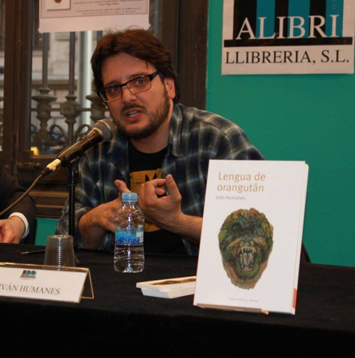 Iván Humanes durante la presentación de su libro el 20 de abril de 2015 en la librería Alibri (Barcelona).