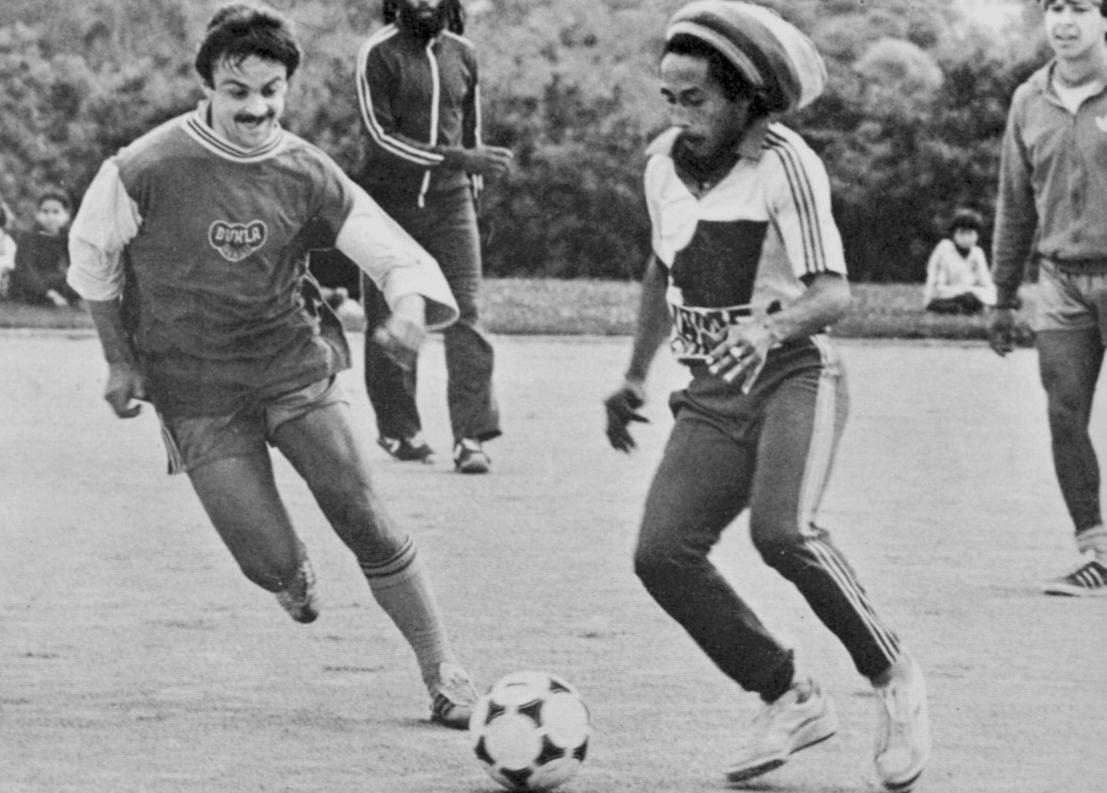 El fútbol, la otra pasión de Bob Marley, le reveló que tenía cáncer, pero sus creencias le impidieron combatirlo