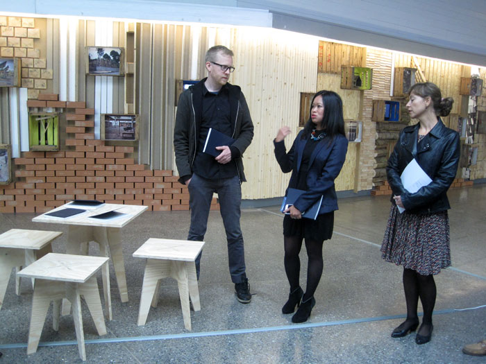 “TYIN tegnestue; en detalle” en el Proyecto Vitrinas del MUSAC. © Fotografía: E. Otero.