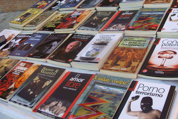 Selección de libros de la editorial navarra Txalaparta. Foto: L. Fraile.
