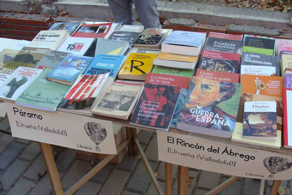 Las librerías Páramo y El Rincón del Ábrego también participan en este encuentro. Foto: L. F.