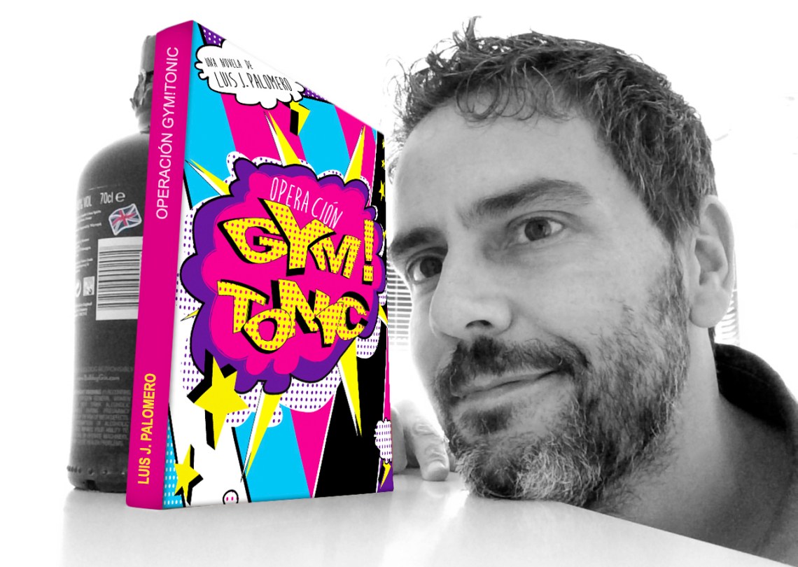 El periodista salmantino Luis J. Palomero, junto a la portada de su libro. 