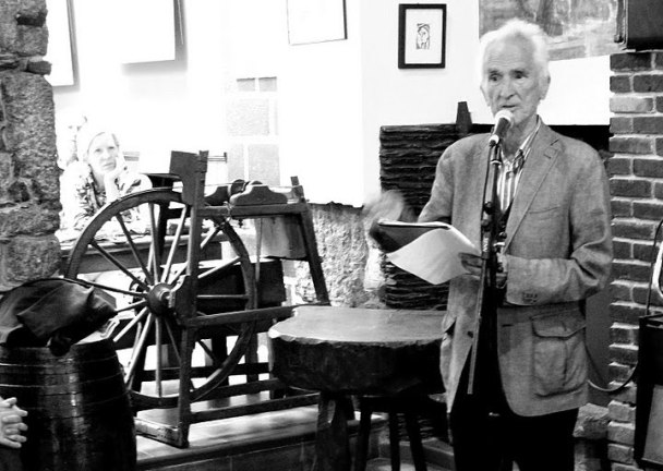 Carlos Oroza en una de las Semanas de Poesía Salvaxe de Ferrol.