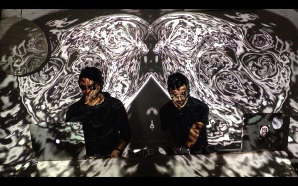 Promising/Youngster + Mucrovision en directo.