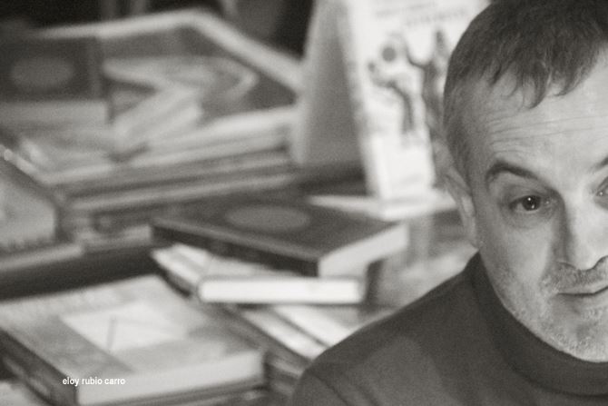 Manuel Olveira, durante la presentación. © Fotografía: Eloy Rubio Carro.