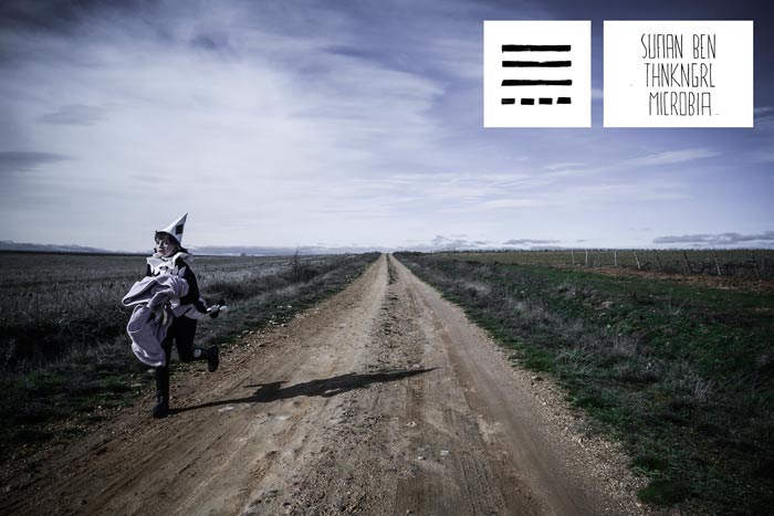 TESLA 9 / 2016 (Sufian Ben + Thnkngrl + Microbia). El cartel es obra de Eduardo Fandiño.