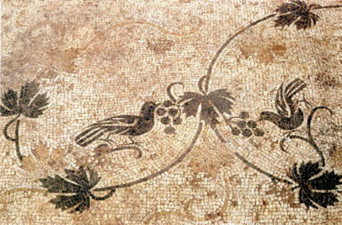 Detalle del mosaico del Oso y los Pájaros en la Domus de la Plaza Romana de Astorga.