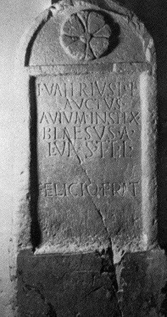 Lápida de Lucio Valerio, en la ergástula de Astorga.