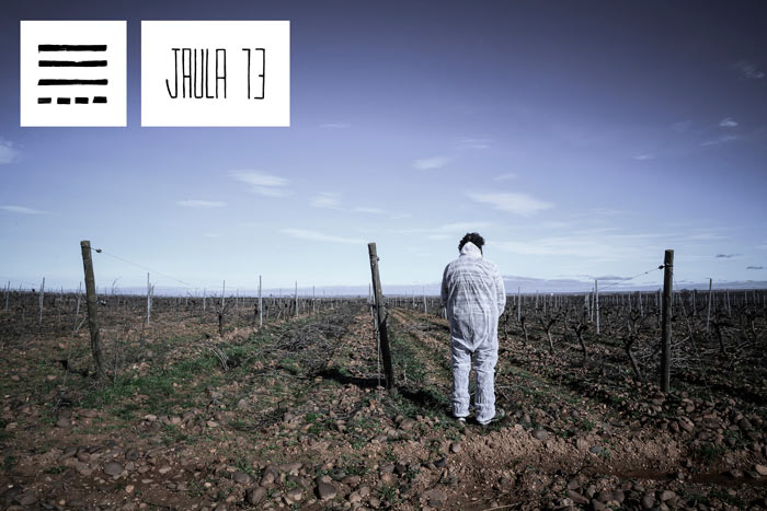 TESLA 3 / 2016 (Jaula 13). El cartel es obra de Eduardo Fandiño.