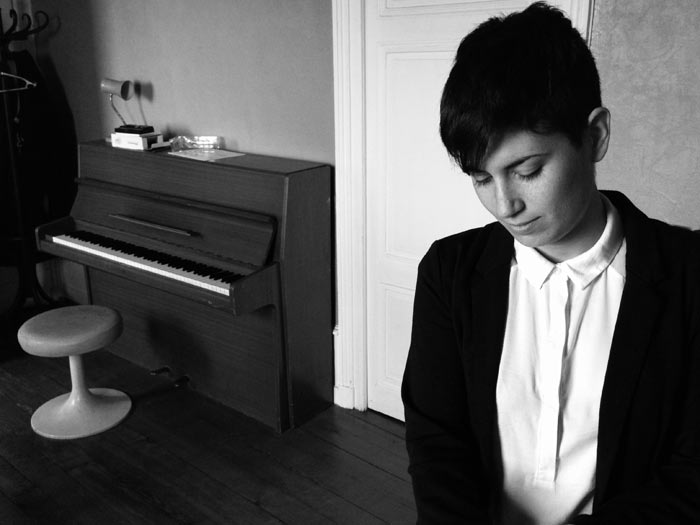 Imagen promocional de Hara Alonso. Cortesía de la artista.