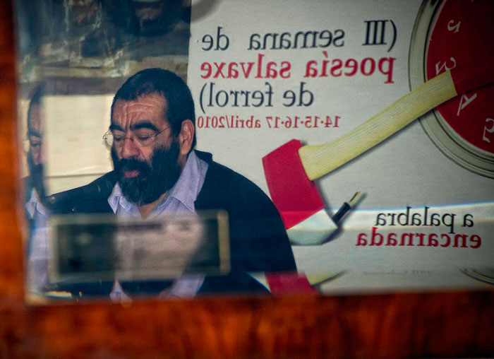 El poeta Antonio Gómez  en la Semana de Poesía Salvaxe de Ferrol.