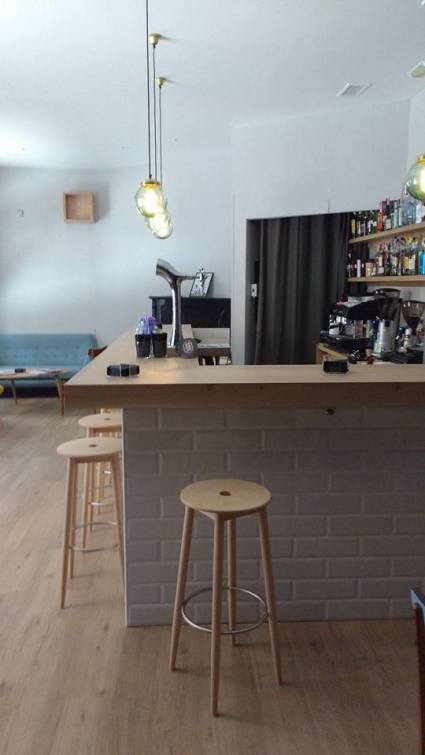 Interior del remodelado bar Belmondo (C/ San Lorenzo, en León).