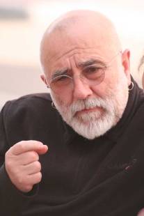 El artista y pintor Manuel Sierra. Fotografía: Juan Antonio Berzal.