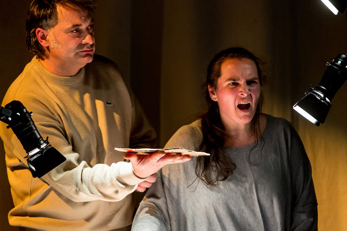 “Acunar al viejo árbol_acto de acompañamiento”, de Pez Luna Teatro. © Fotografía: Gerardo Sanz.