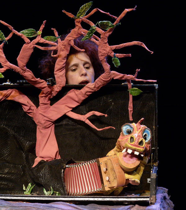 Títeres. "l bosque en la maleta".