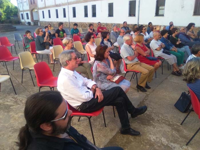 Patio de la Fundación Merayo, durante un acto.