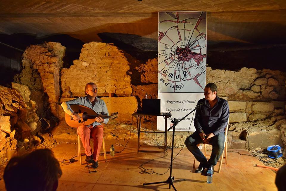 Hames Bitar y Ahmad Yamani, en la cripta leonesa de Cascalería. © Fotografía de Marcelo Oscar Barrientos Tettamanti.