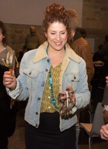 Alejandro Nieto durante el espectáculo Del Laberinto al 30 en el Palacio del Conde Luna [Laboratorio Poético, León, 30 de marzo de 2016]. Foto: Laboratorio Poético. 