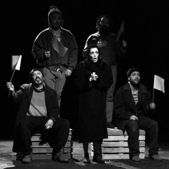 Teatro El Mayal-ULE. La ciudad sitiada, de Laila Ripoll [Teatro El Albéitar, abril de 2016]. Fotografías: Cortesía Teatro El Mayal-ULE. 