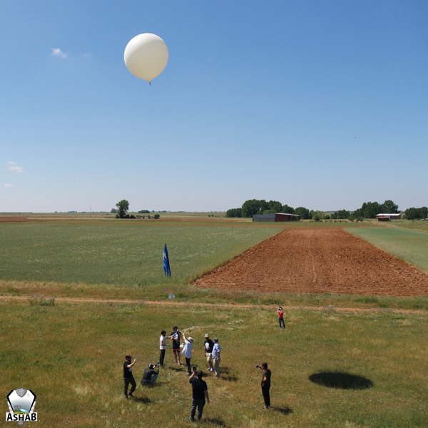 Lanzamiento de una capsula ASHAB en El Burgo Ranero (León).