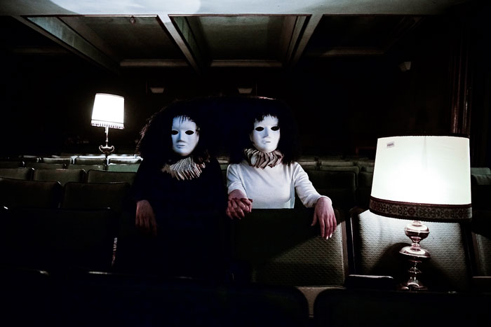 TESLA 2017. ACTO II. Donde se cuenta cómo Lisa conoce a Louise. © Fotografía: Eduardo Fandiño.