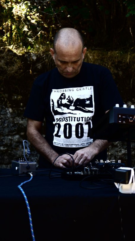 Arco Enarmónico en directo, previo a la actuación con Queer Toys [Provincia TESLA. Vol. II, Valporquero, agosto de 2016).