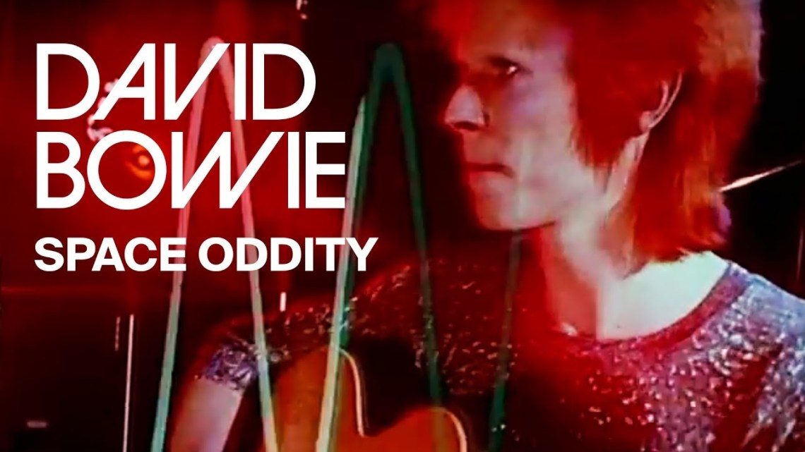 Entre las canciones que fueron éxito hace medio siglo y siguen siéndolo, está la evocadora 'Space oddity' de Bowie.jpg